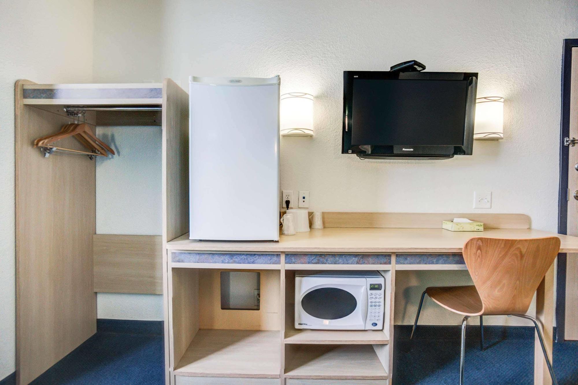 Motel 6-Red Deer, Ab Екстер'єр фото