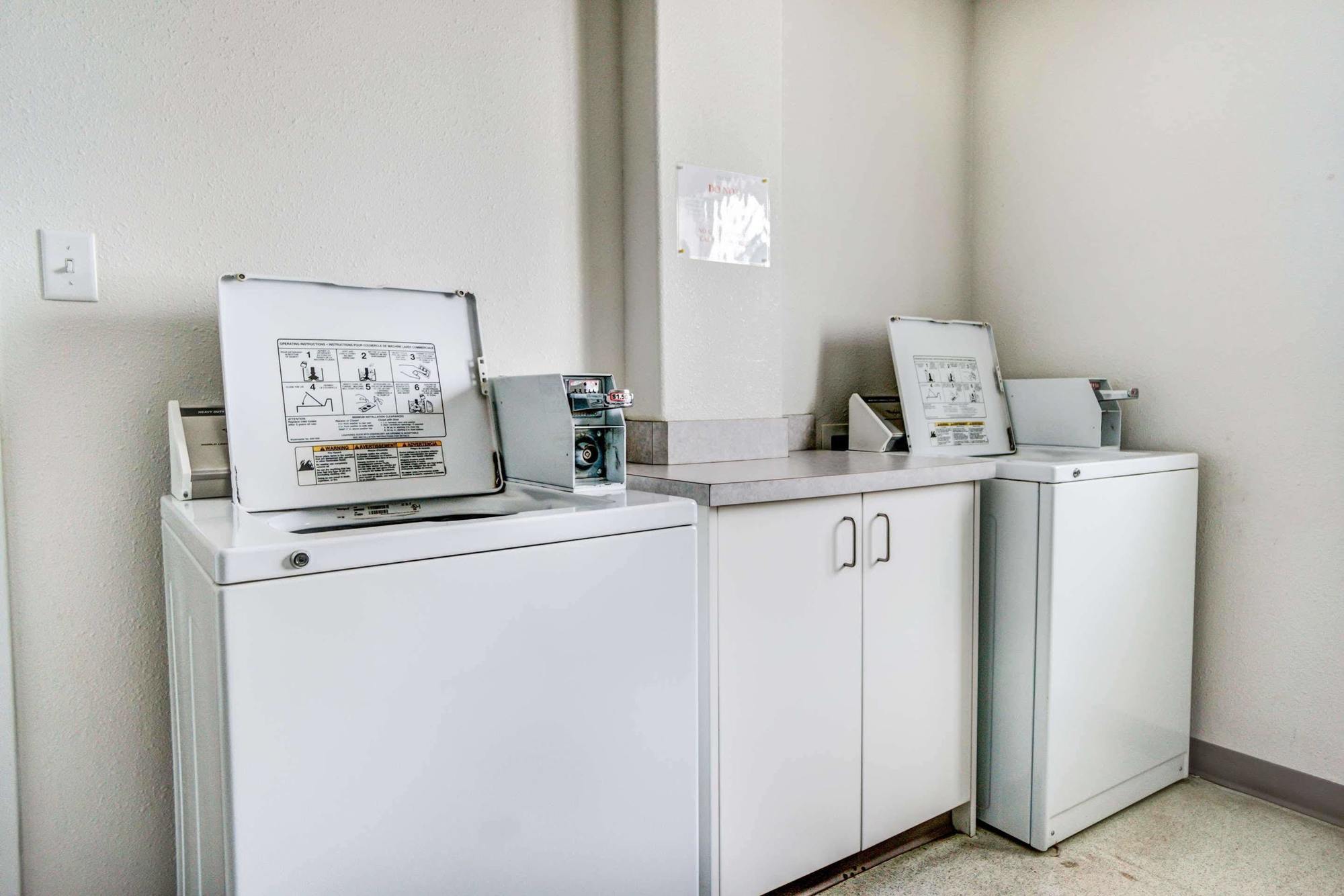 Motel 6-Red Deer, Ab Екстер'єр фото