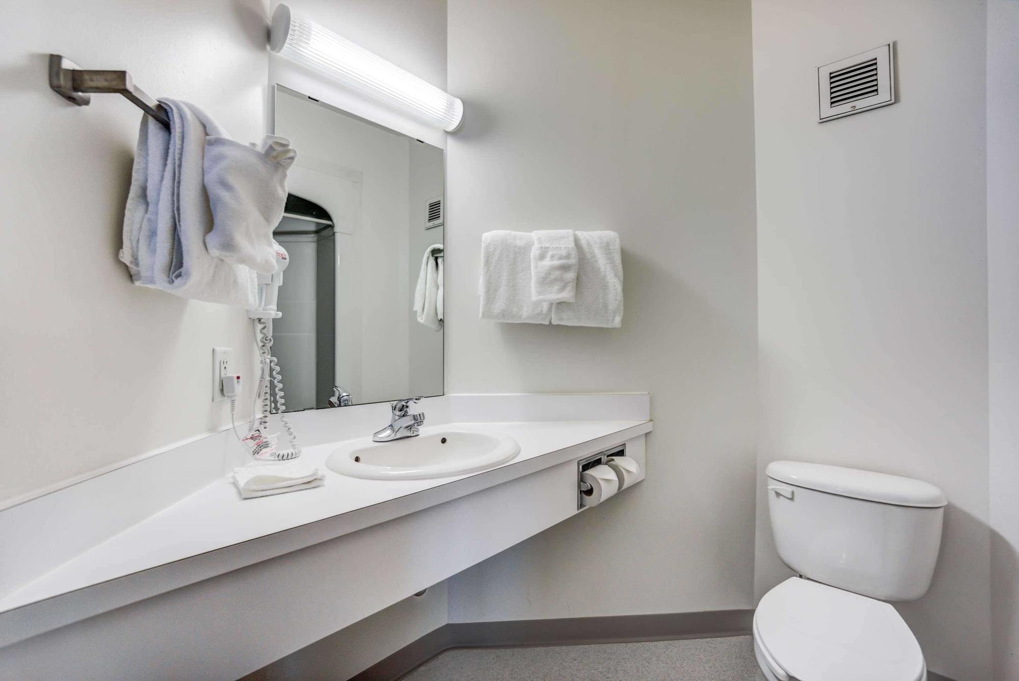 Motel 6-Red Deer, Ab Екстер'єр фото