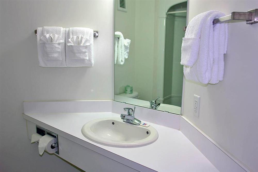 Motel 6-Red Deer, Ab Номер фото