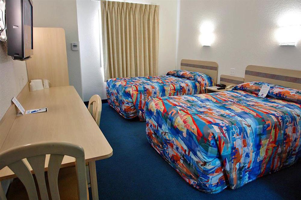 Motel 6-Red Deer, Ab Номер фото
