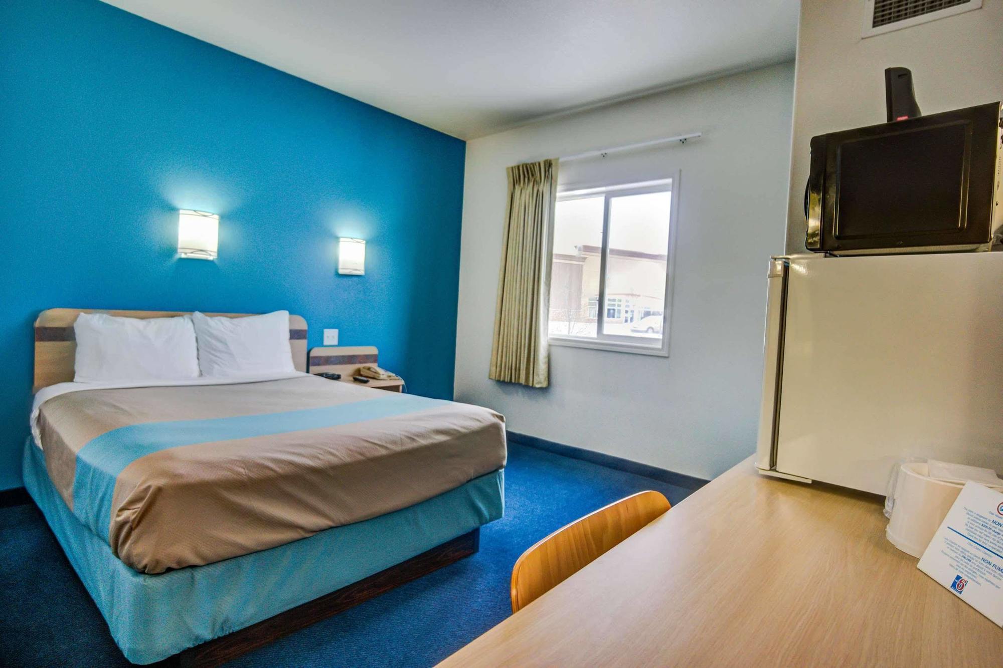 Motel 6-Red Deer, Ab Екстер'єр фото